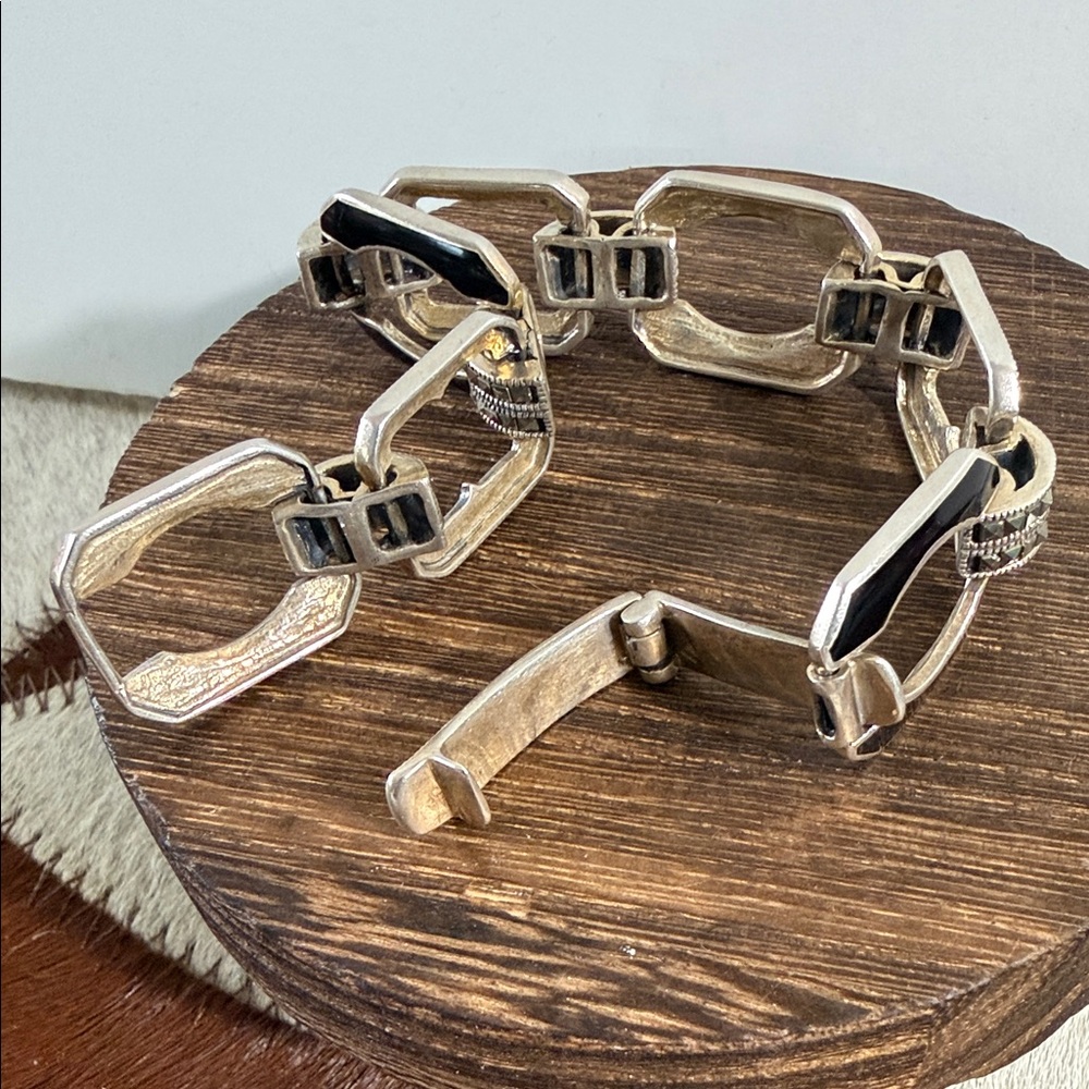 Geometric 925, Silver Marcasite and Black Link Bracelet - Picture 4 of 6